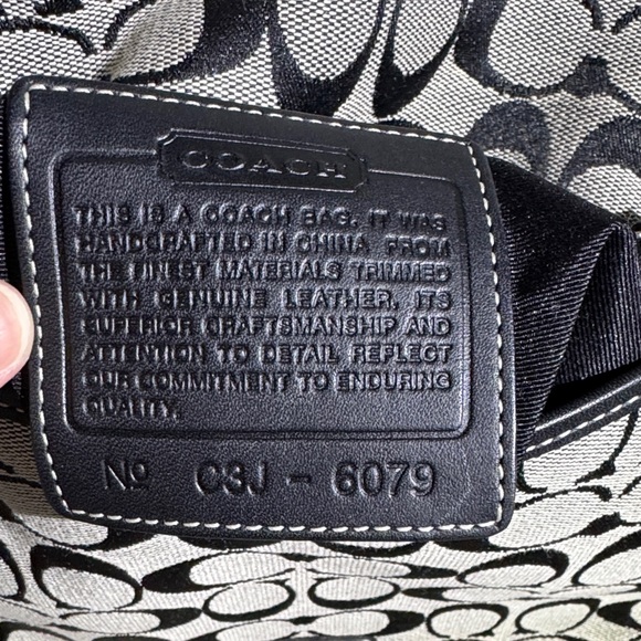 Coach Vintage Crossbody #6079 - Picture 9 of 12